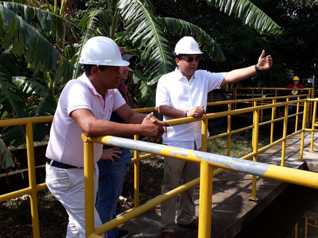 Gerente supervisa PTAP 2