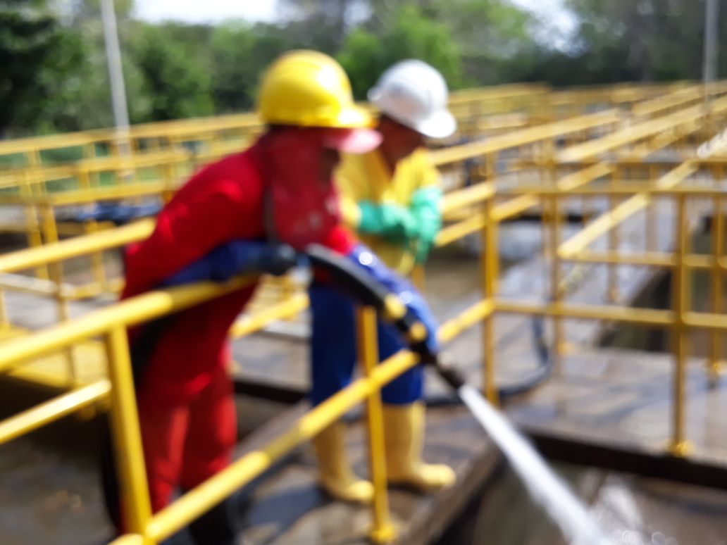 Gerente supervisa PTAP 3